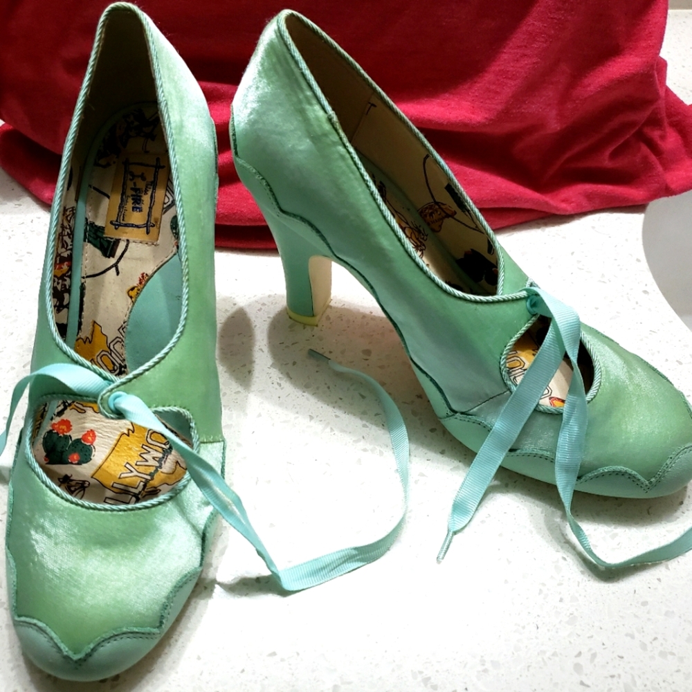Miss L-FIRE pumps size 39